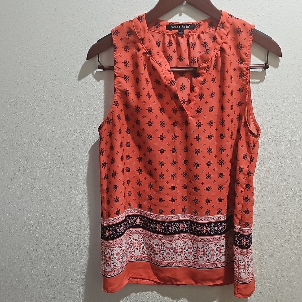 Sweet Rain Red and Black Sleeveless Blouse